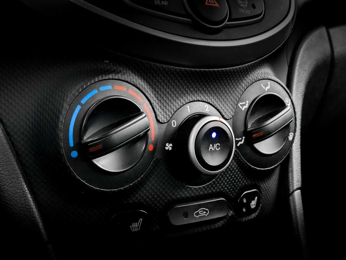 Hyundai Solaris с пробегом — 2012 год. Фото: #20