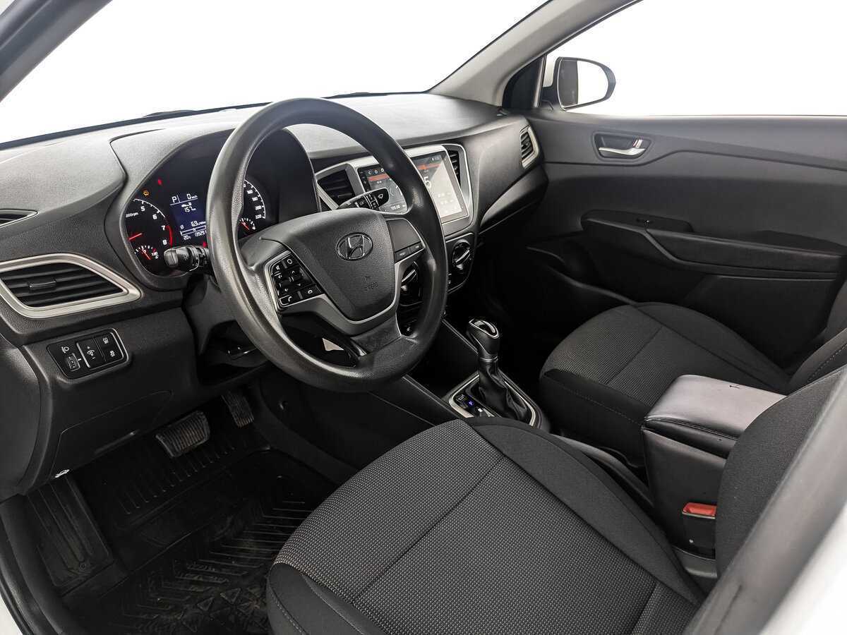 Hyundai Solaris с пробегом — 2020 год. Фото: #10