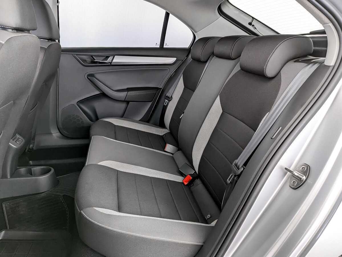 Skoda Rapid с пробегом — 2018 год. Фото: #9