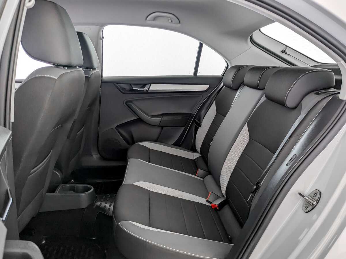 Skoda Rapid с пробегом — 2019 год. Фото: #9