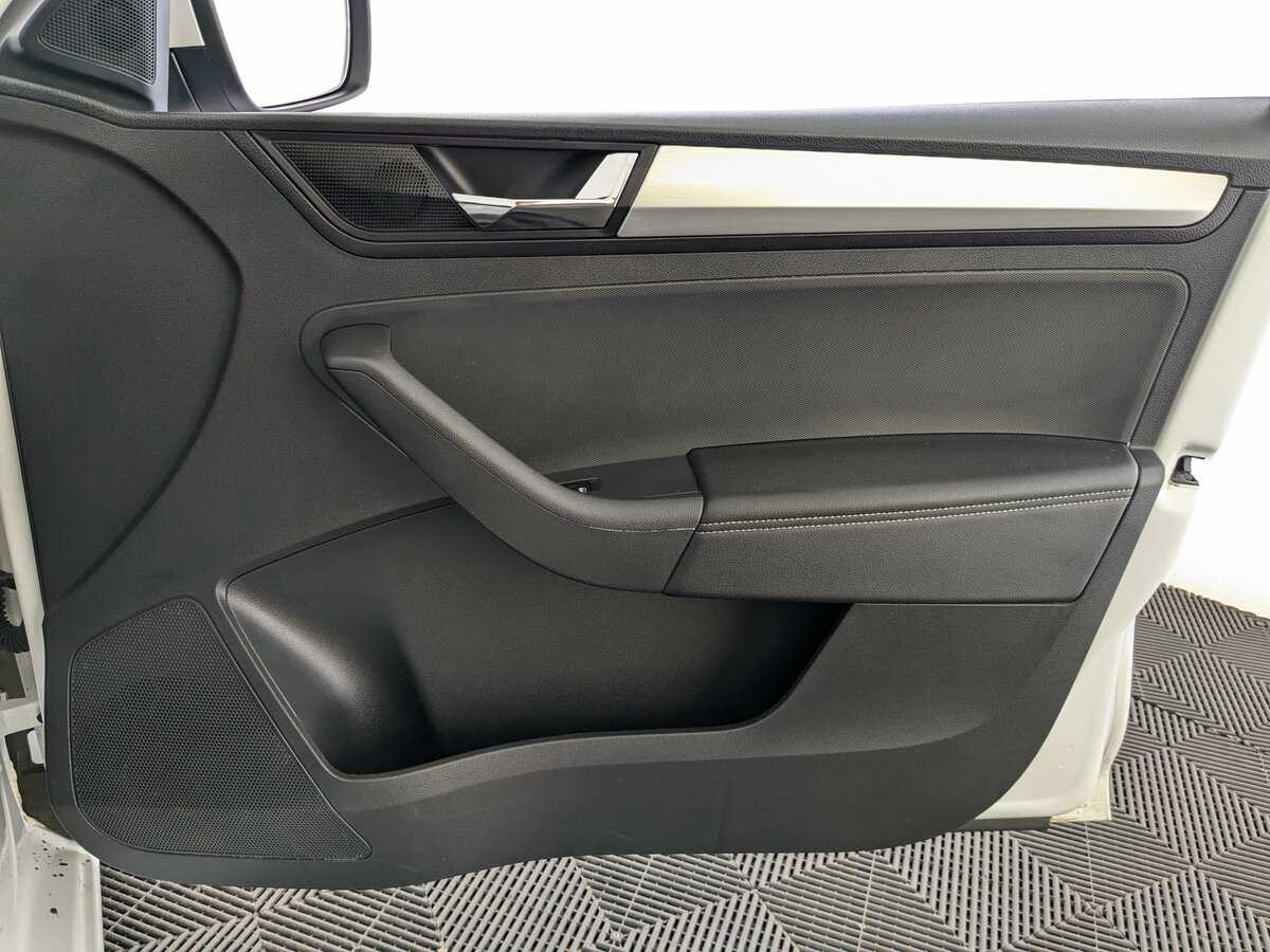 Skoda Rapid с пробегом — 2019 год. Фото: #15