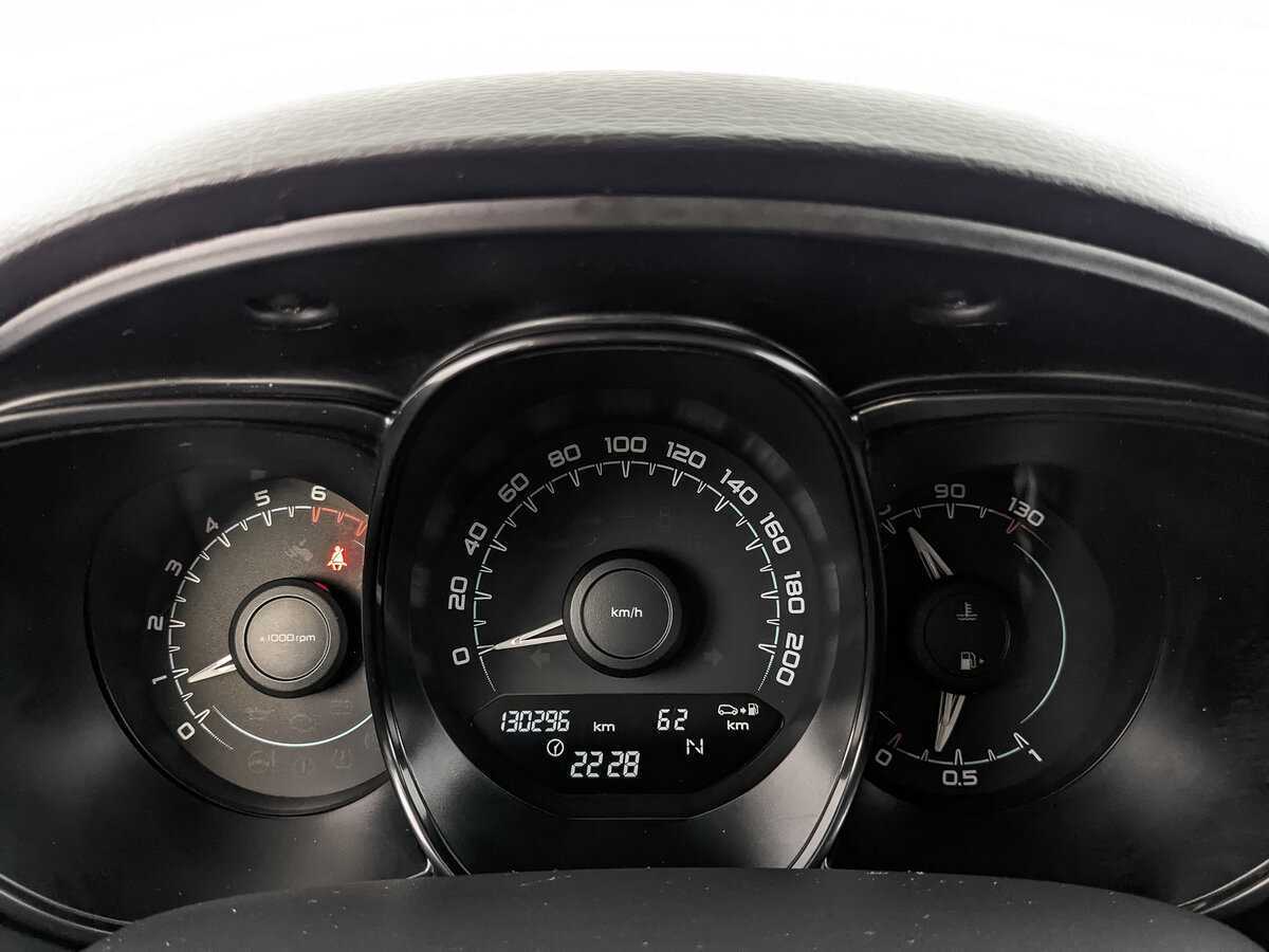 Lada (ВАЗ) Vesta с пробегом — 2016 год. Фото: #11