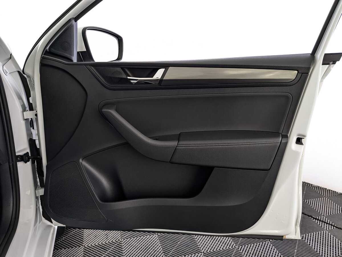 Skoda Rapid с пробегом — 2018 год. Фото: #19