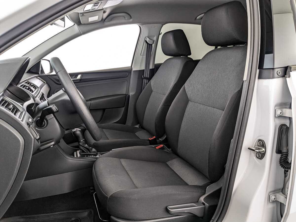 Skoda Rapid с пробегом — 2018 год. Фото: #15