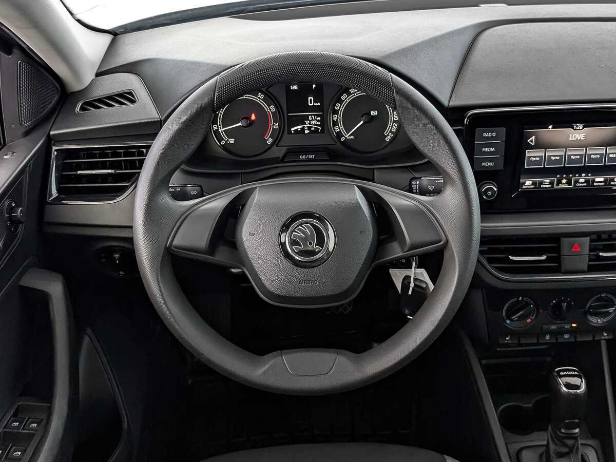 Skoda Rapid с пробегом — 2020 год. Фото: #17