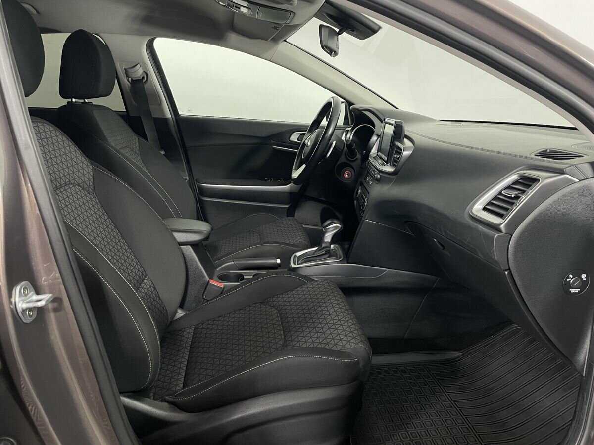 Kia Ceed с пробегом — 2018 год. Фото: #13