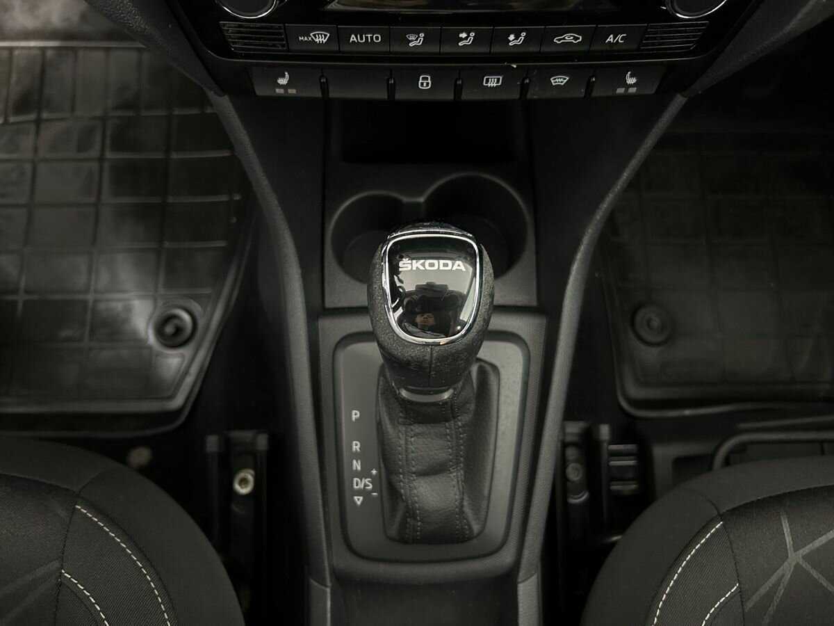 Skoda Rapid с пробегом — 2019 год. Фото: #12