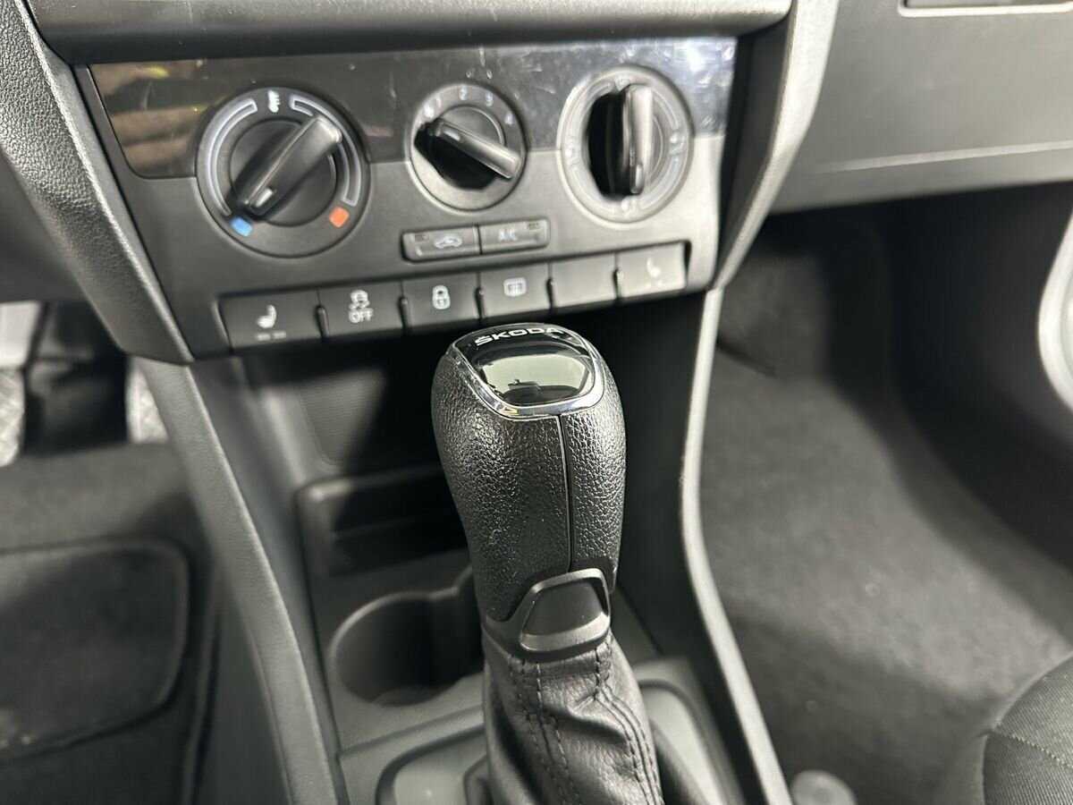 Skoda Rapid с пробегом — 2018 год. Фото: #12