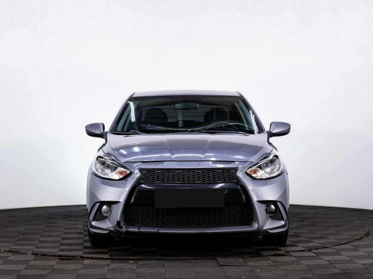 Hyundai Solaris с пробегом — 2012 год. Фото: #1