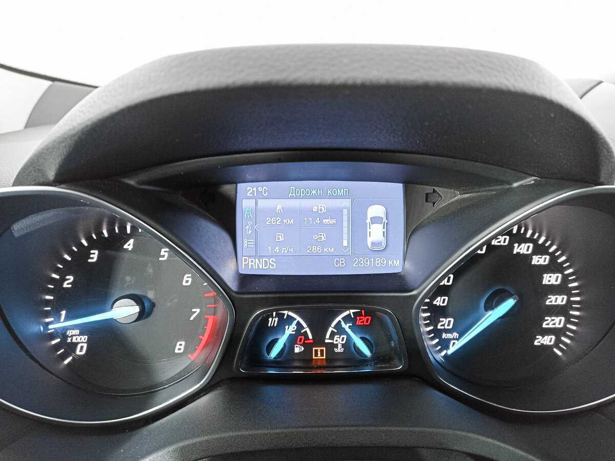 Ford Kuga с пробегом — 2013 год. Фото: #9