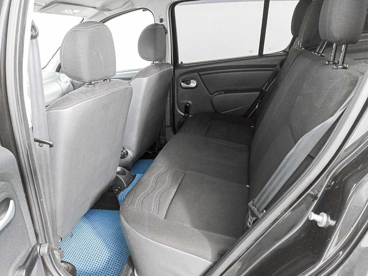 Renault Sandero с пробегом — 2014 год. Фото: #9