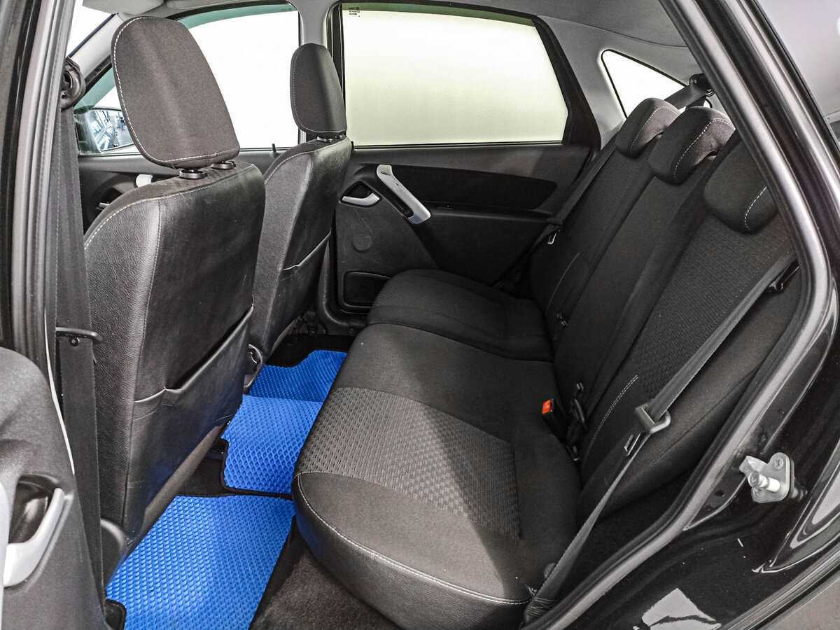 Lada (ВАЗ) Granta с пробегом — 2015 год. Фото: #9