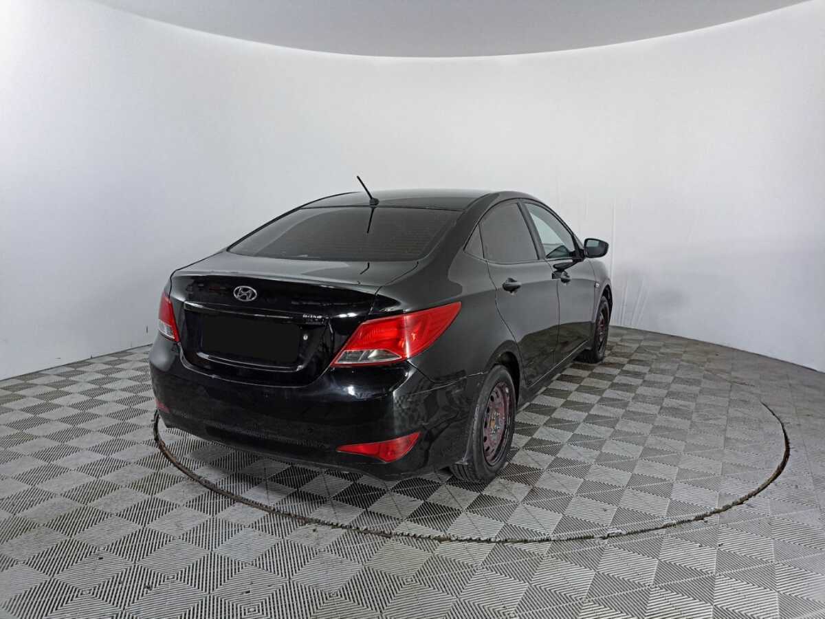 Hyundai Solaris с пробегом — 2015 год. Фото: #4