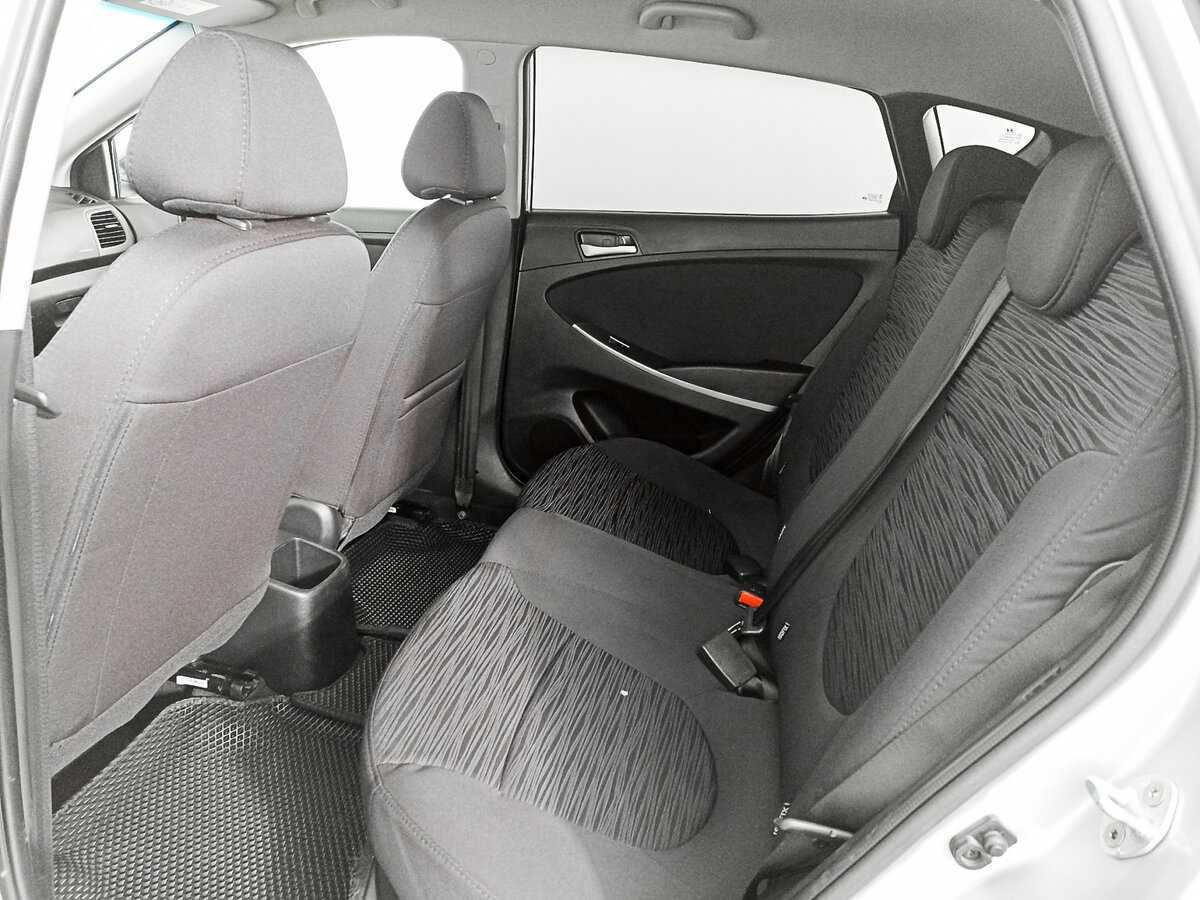 Hyundai Solaris с пробегом — 2015 год. Фото: #7