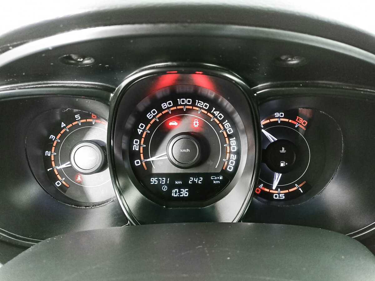 Lada (ВАЗ) Vesta с пробегом — 2017 год. Фото: #10