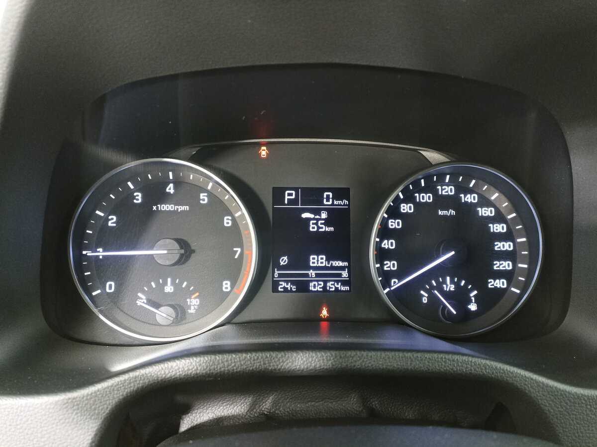 Hyundai Elantra с пробегом — 2018 год. Фото: #10