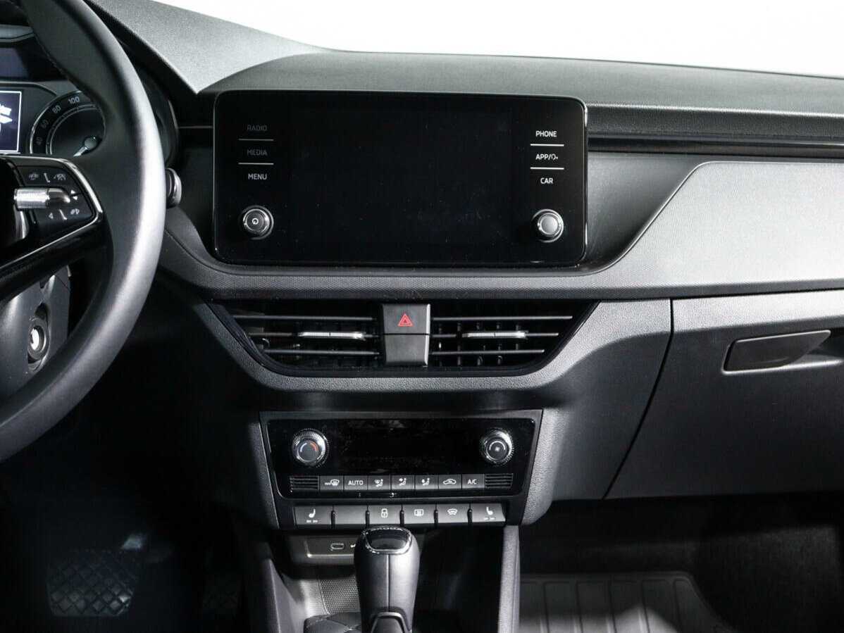 Skoda Rapid с пробегом — 2020 год. Фото: #12