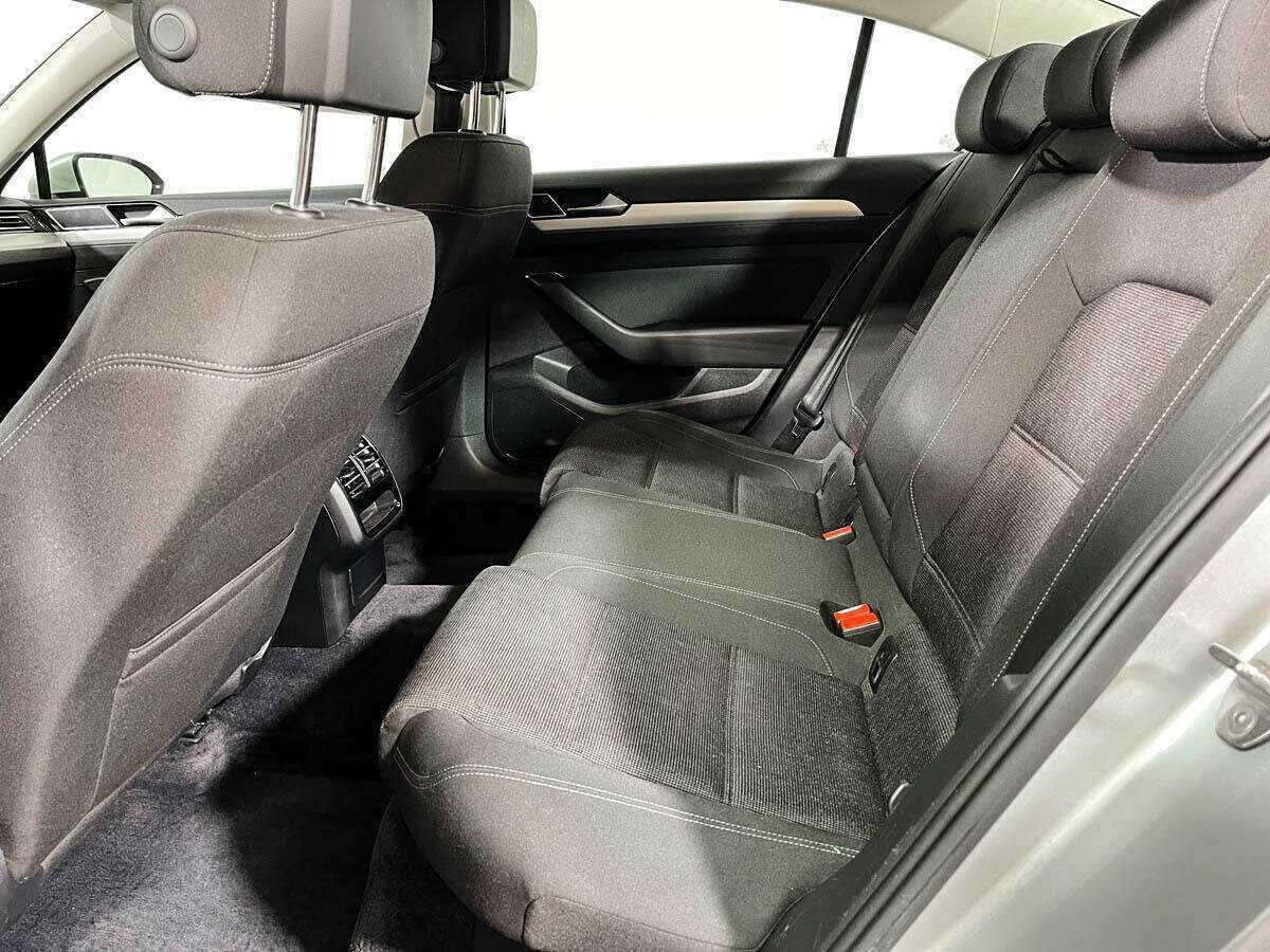 Volkswagen Passat с пробегом — 2016 год. Фото: #9