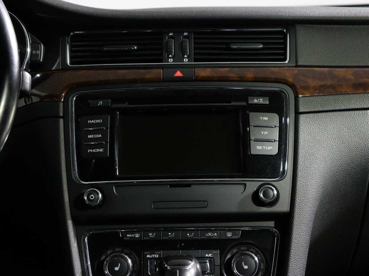 Skoda Superb с пробегом — 2014 год. Фото: #12