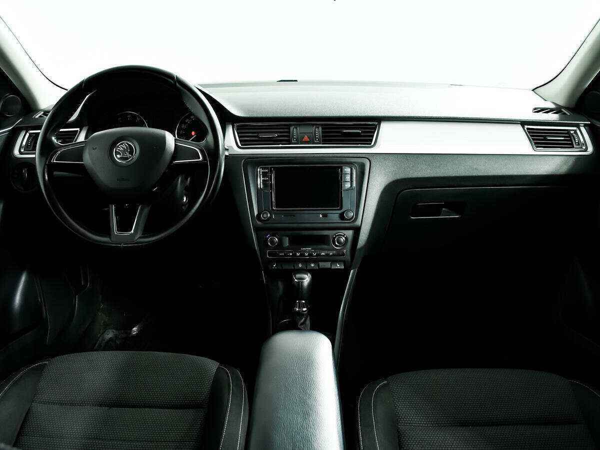 Skoda Rapid с пробегом — 2014 год. Фото: #10