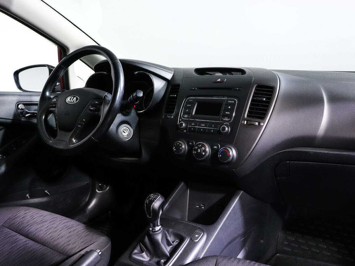 Kia Cerato с пробегом — 2014 год. Фото: #8