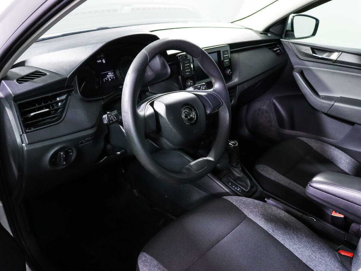 Skoda Rapid с пробегом — 2021 год. Фото: #11