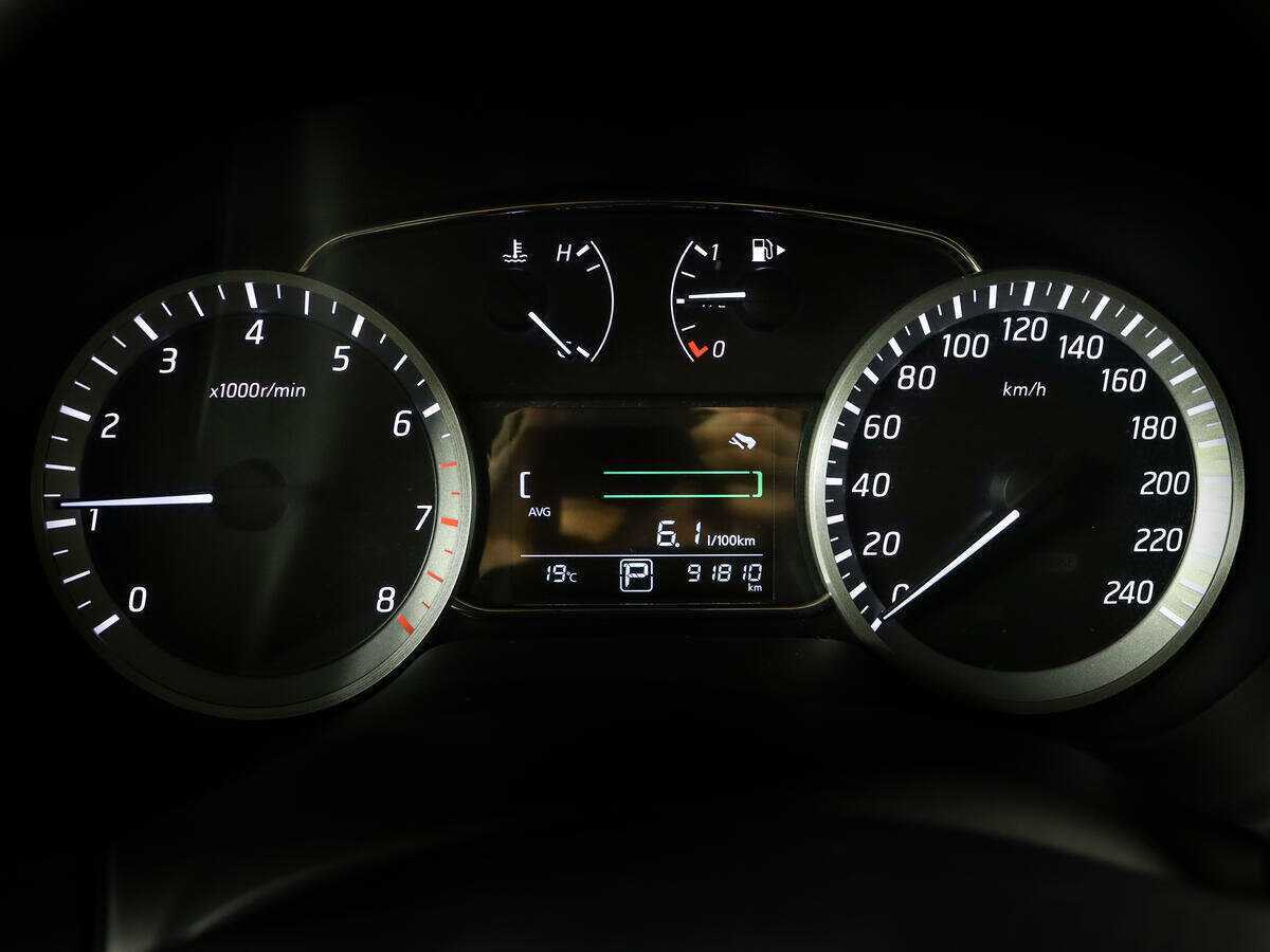 Nissan Sentra с пробегом — 2015 год. Фото: #8