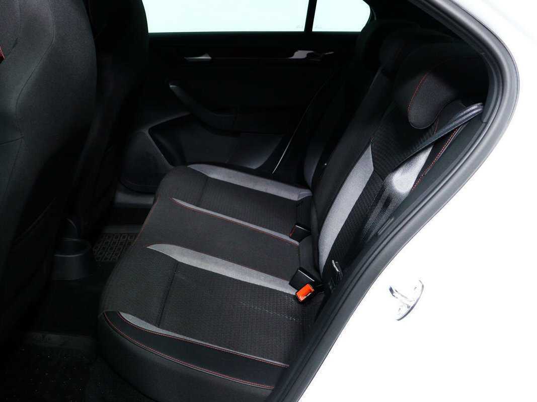 Volkswagen Polo с пробегом — 2021 год. Фото: #11