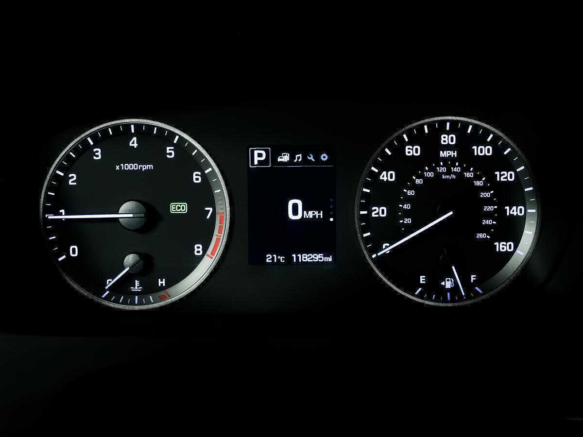 Hyundai Sonata с пробегом — 2014 год. Фото: #9