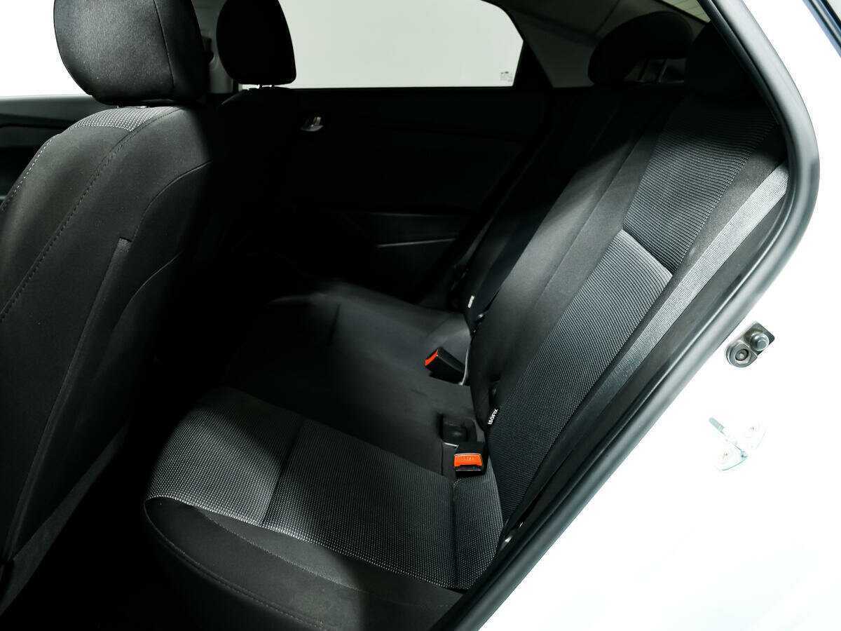 Hyundai Solaris с пробегом — 2020 год. Фото: #11