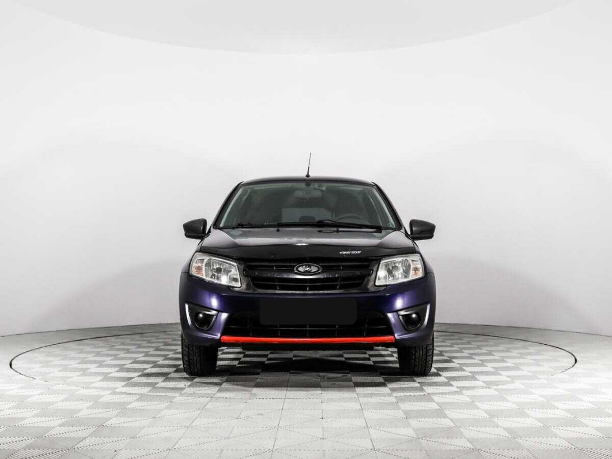 Lada (ВАЗ) Granta с пробегом — 2015 год. Фото: #1