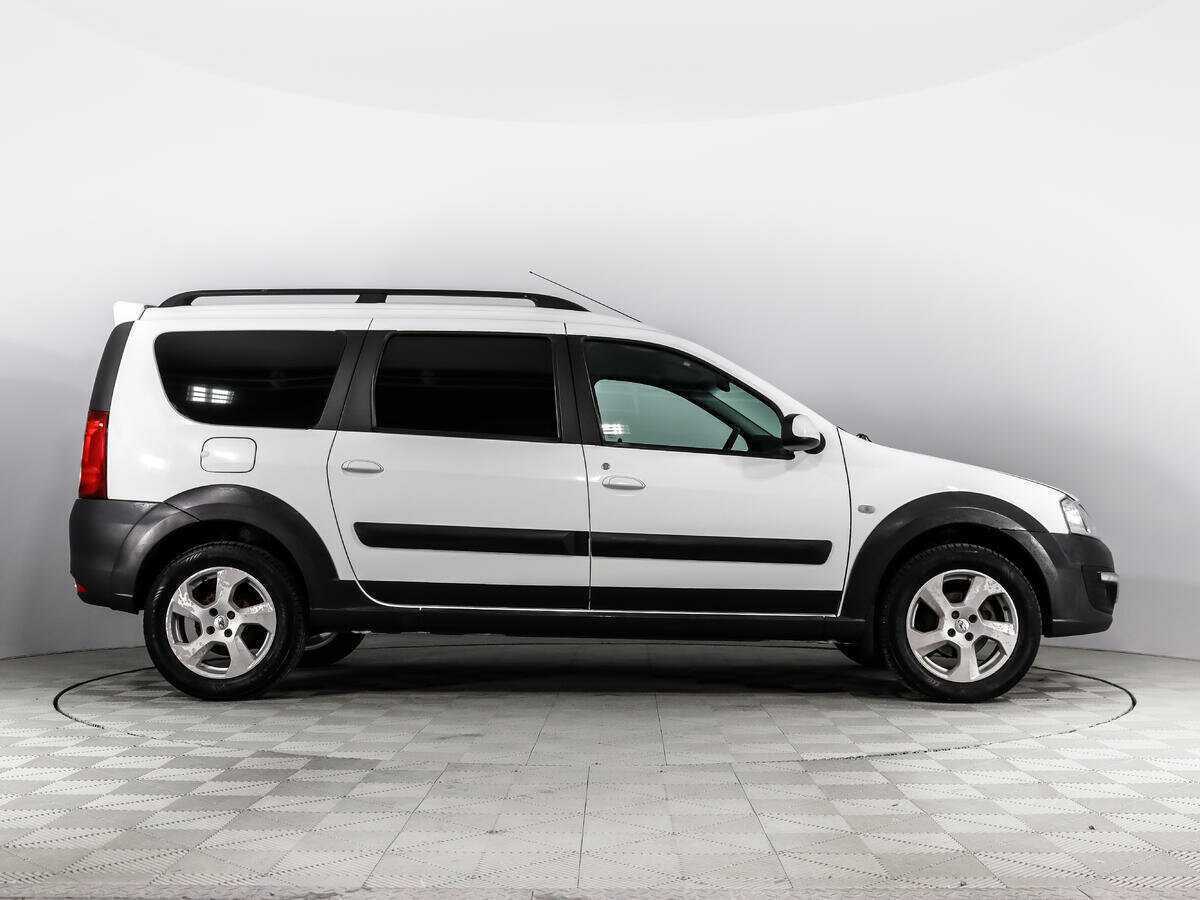 Lada (ВАЗ) Largus с пробегом — 2015 год. Фото: #3