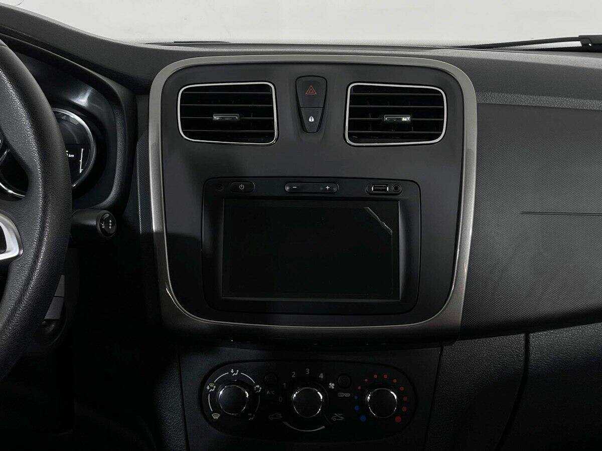 Renault Logan с пробегом — 2020 год. Фото: #10