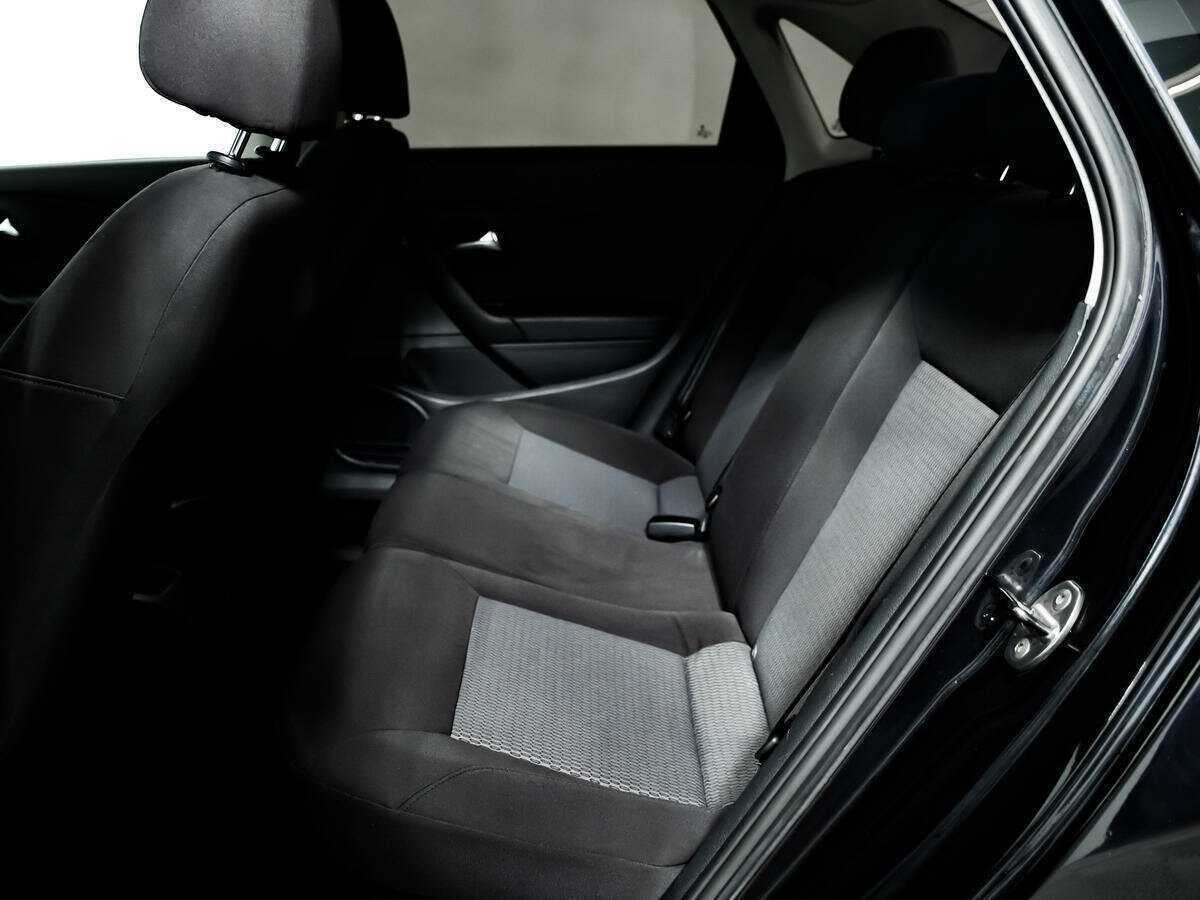 Volkswagen Polo с пробегом — 2012 год. Фото: #11