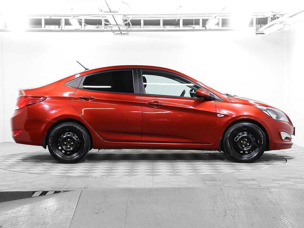 Hyundai Solaris с пробегом — 2014 год. Фото: #3