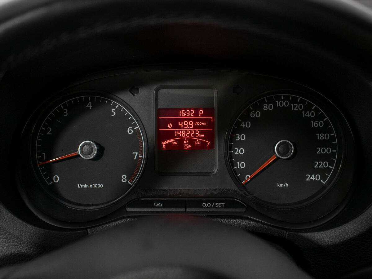 Volkswagen Polo с пробегом — 2012 год. Фото: #11