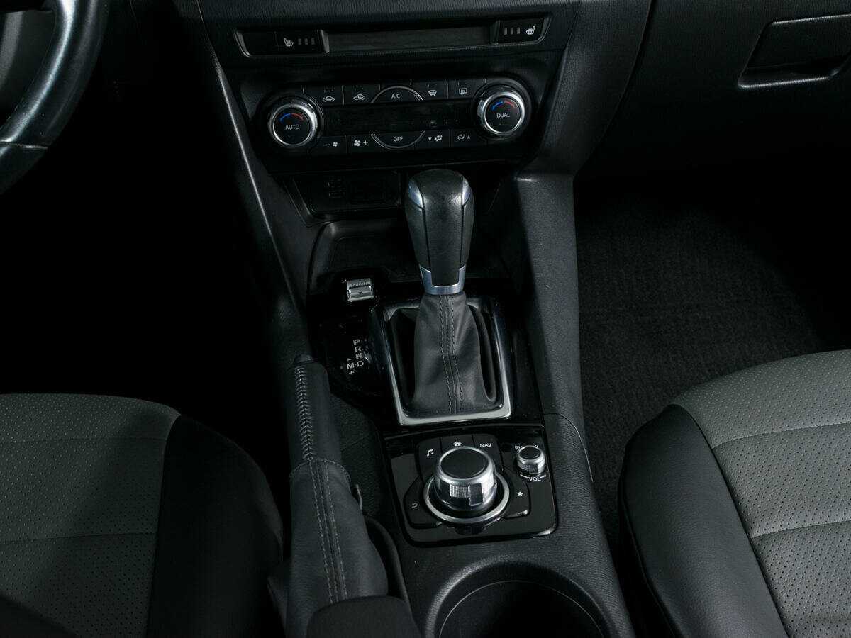 Mazda 3 с пробегом — 2018 год. Фото: #11