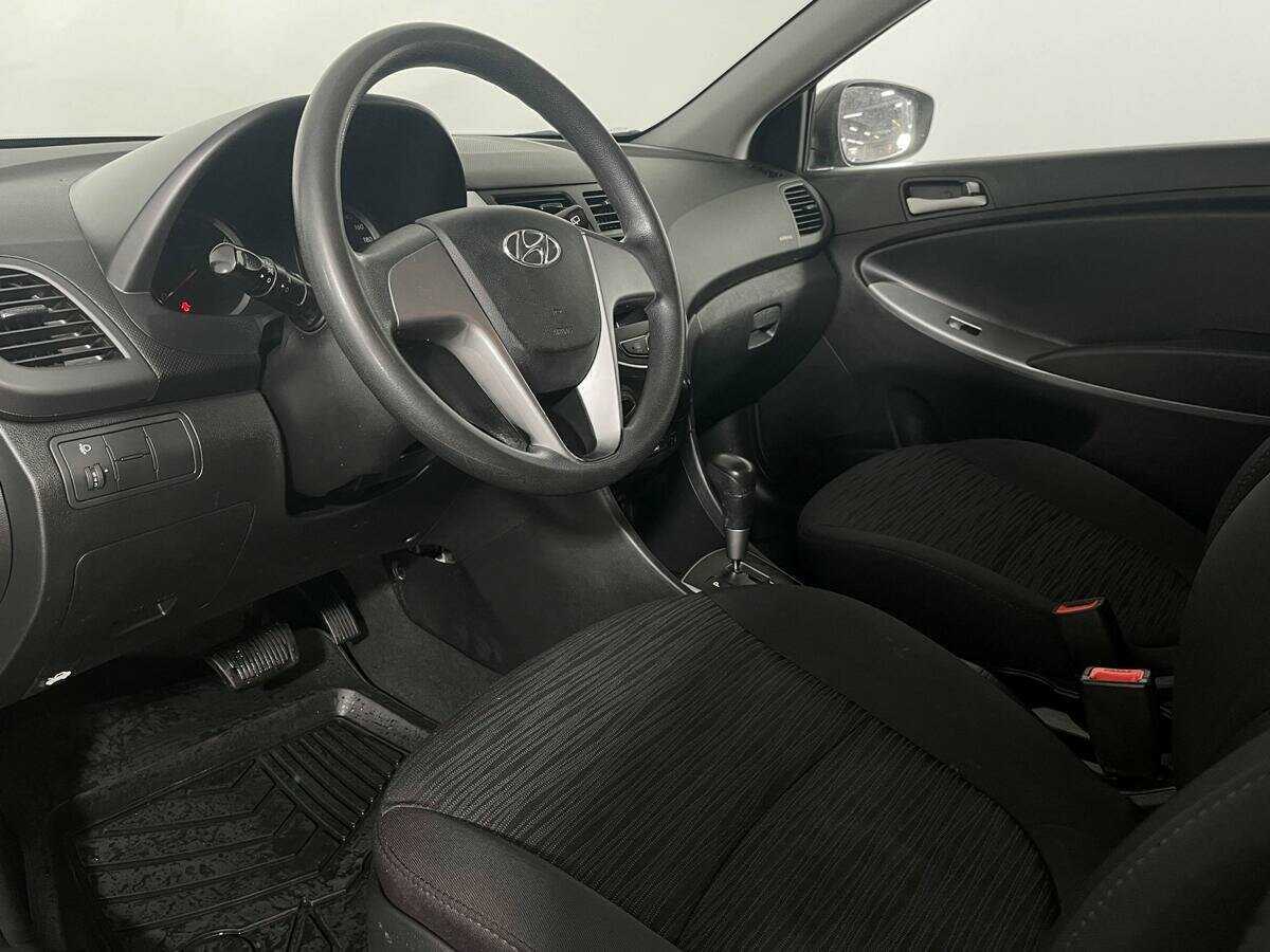 Hyundai Solaris с пробегом — 2016 год. Фото: #12