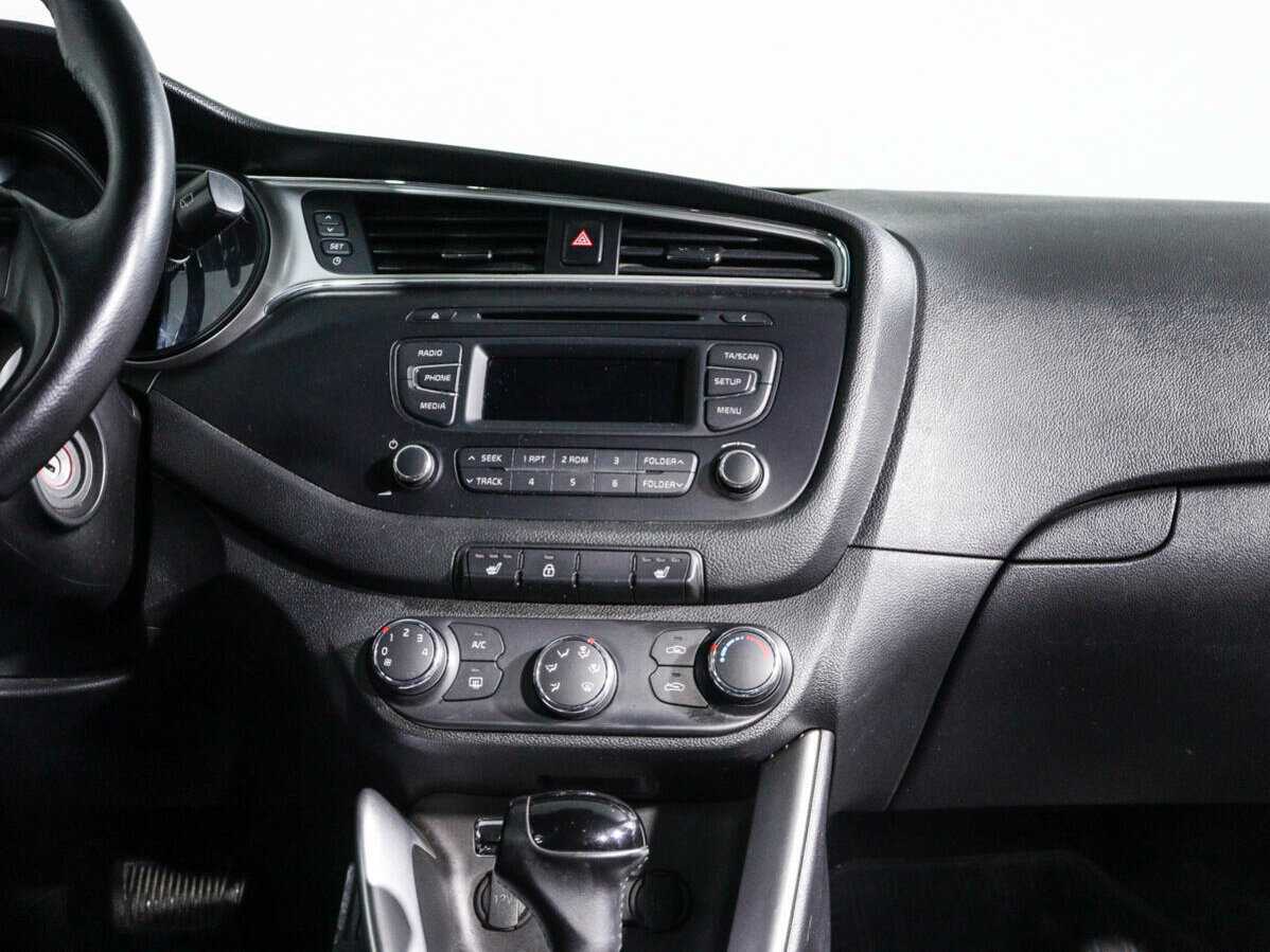 Kia Ceed с пробегом — 2015 год. Фото: #12