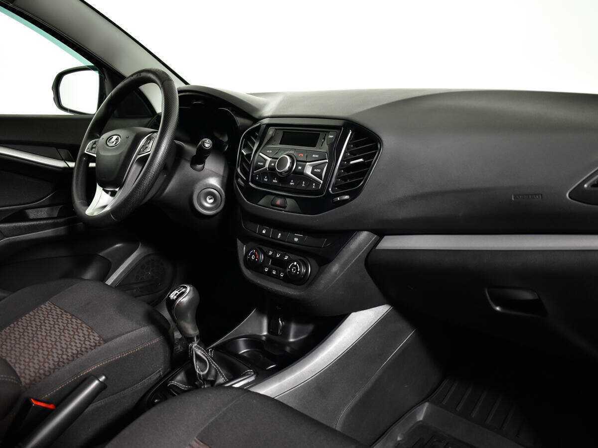 Lada (ВАЗ) Vesta с пробегом — 2019 год. Фото: #8