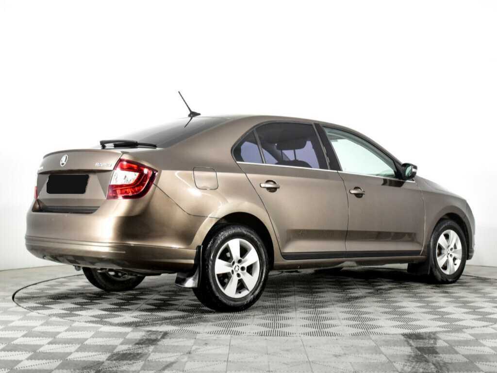 Skoda Rapid с пробегом — 2017 год. Фото: #4