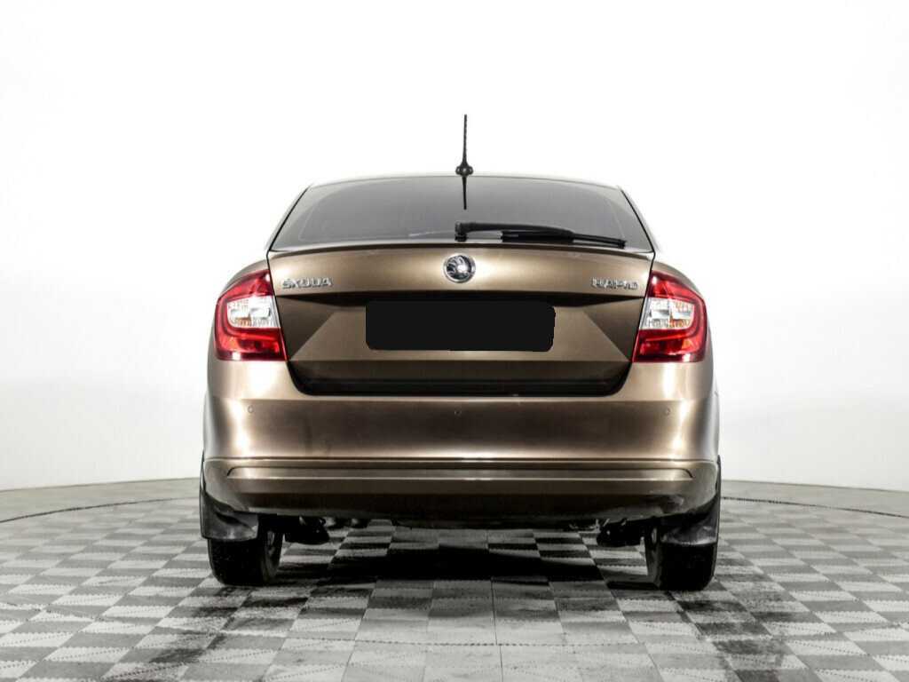 Skoda Rapid с пробегом — 2017 год. Фото: #5