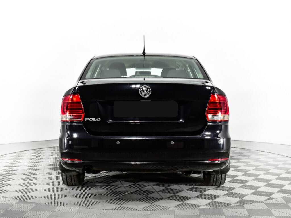 Volkswagen Polo с пробегом — 2015 год. Фото: #5