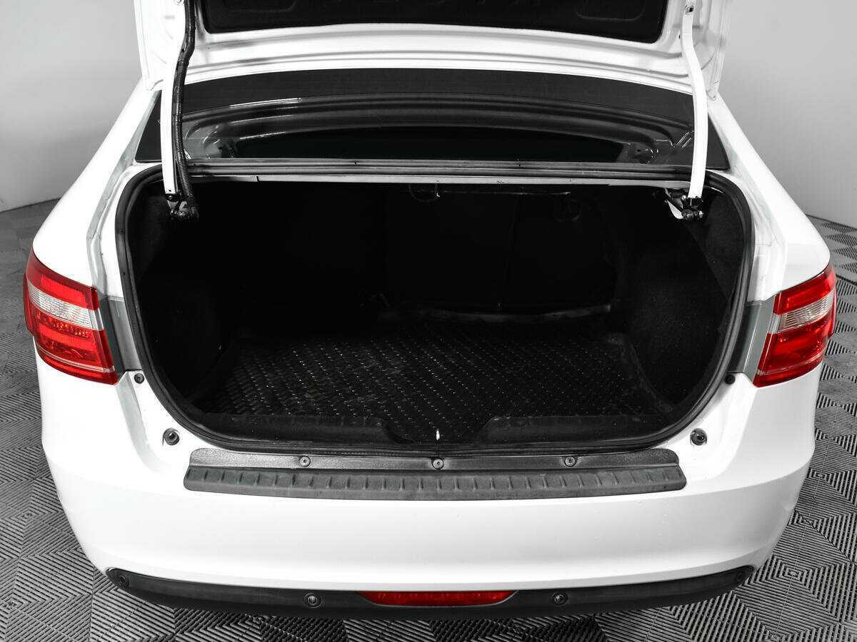 Lada (ВАЗ) Vesta с пробегом — 2016 год. Фото: #12