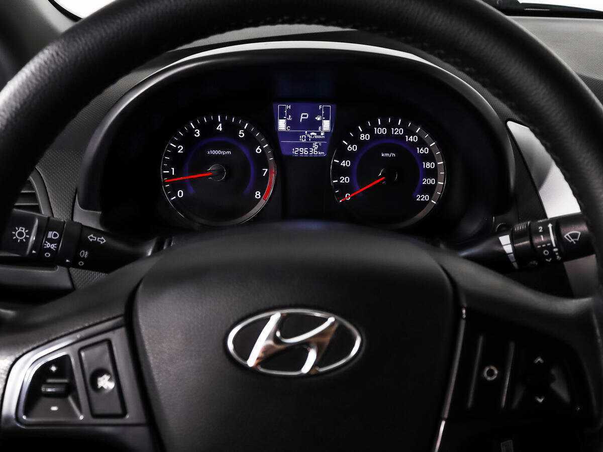 Hyundai Solaris с пробегом — 2014 год. Фото: #14