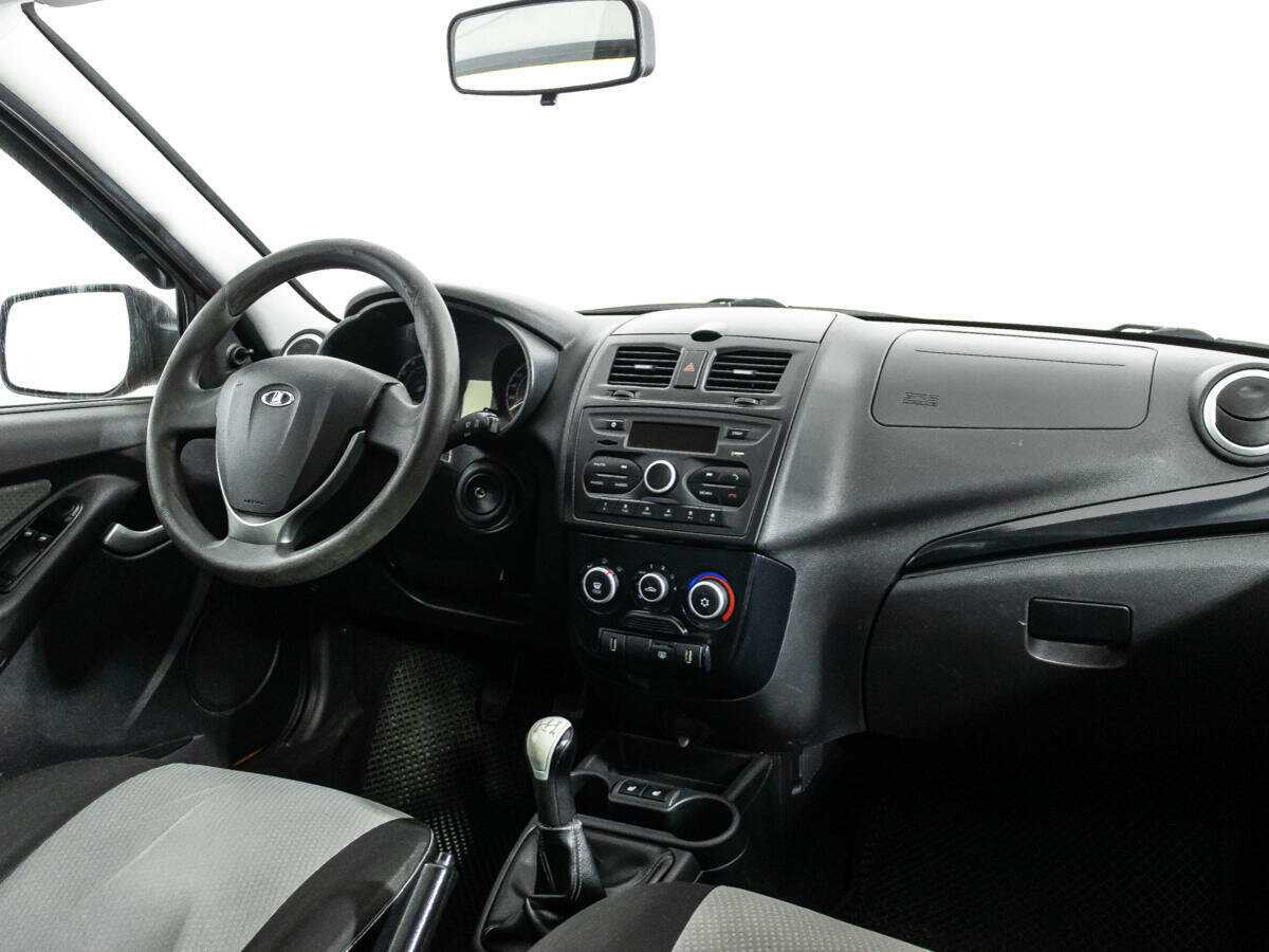 Lada (ВАЗ) Kalina с пробегом — 2015 год. Фото: #8