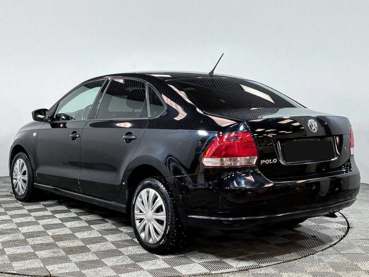 Volkswagen Polo с пробегом — 2013 год. Фото: #6