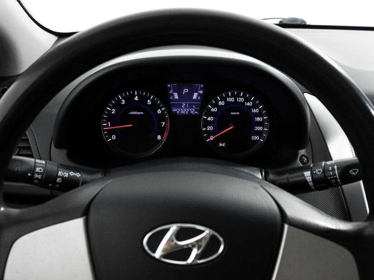 Hyundai Solaris с пробегом — 2013 год. Фото: #14