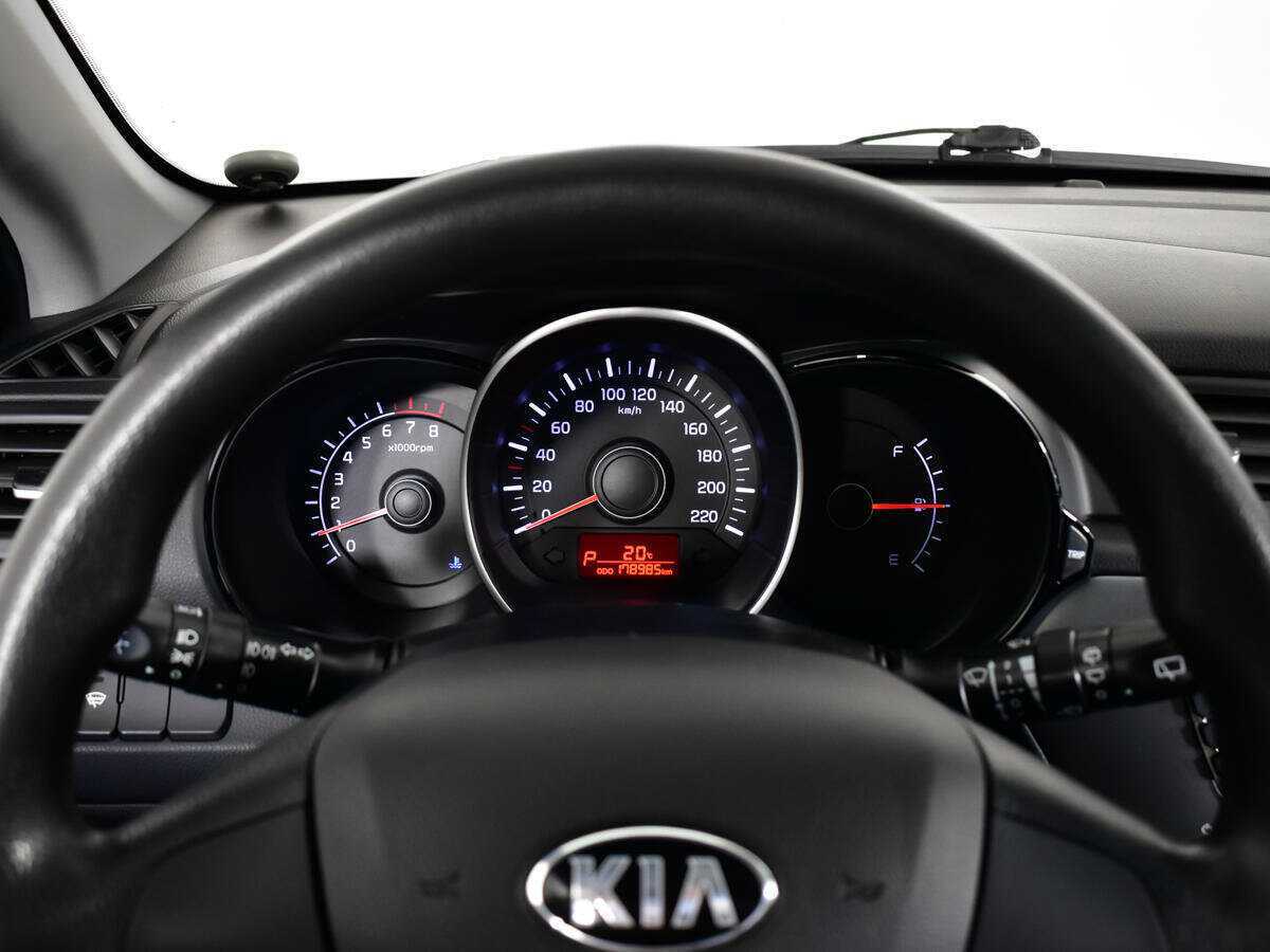 Kia Rio с пробегом — 2013 год. Фото: #10