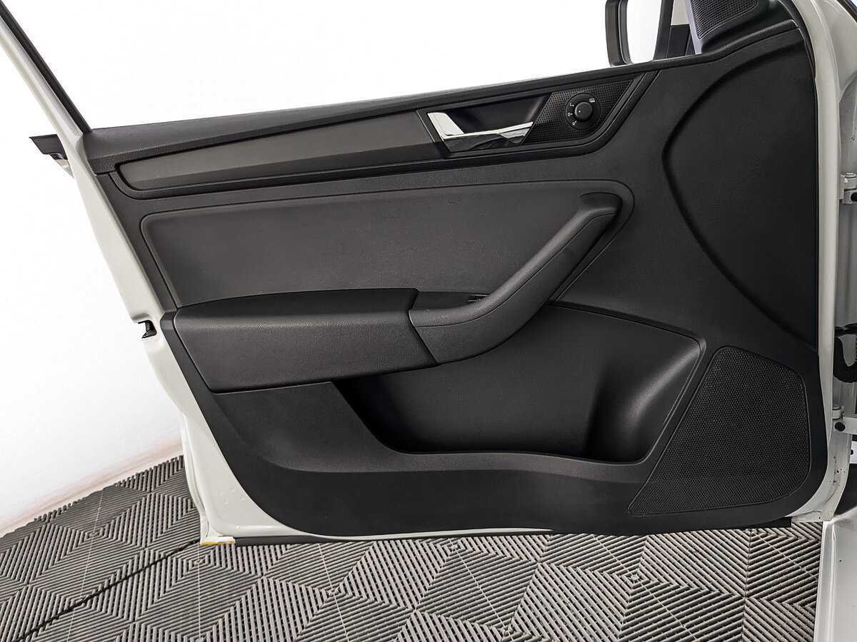 Skoda Rapid с пробегом — 2019 год. Фото: #16